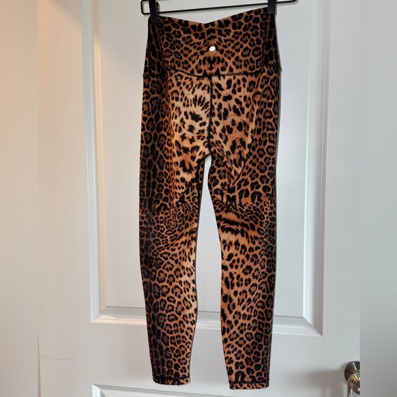 Yogalicious Lux Leopard Print Leggings Size Medium Super High Rise Ankle Length - Picture 13 of 14
